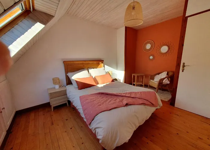 Le Chant Du Loriot Apartment *