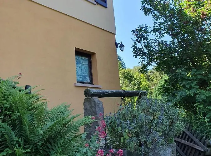 Le Chant Du Loriot Apartment